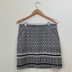 White House Black Market Skirt 10 Black White Classic